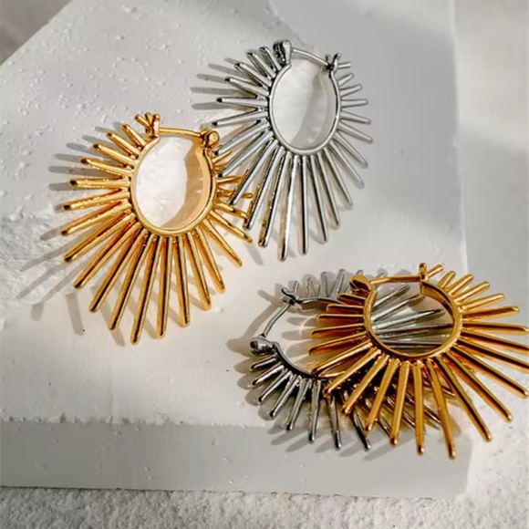 Anthropologie Gold Sunburst Hoop Earrings - Picture 3 of 12
